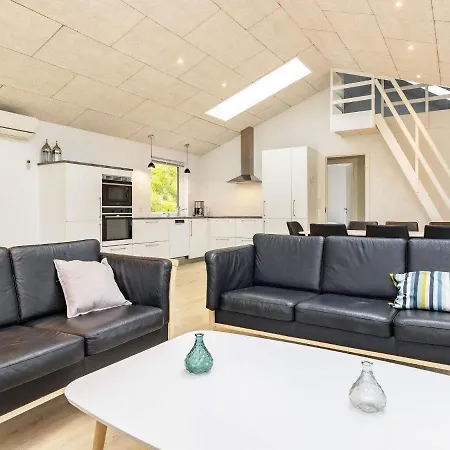 بيت للعطل Luxury Retreat By *